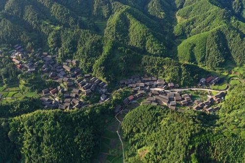 六月,湖南这6条自驾游线路,沿途风景美翻了